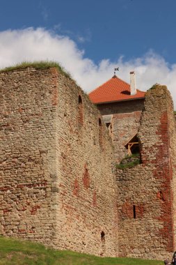 Eski şehir Sigulda 'nın ortaçağ kalesi