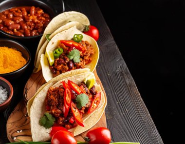 Taccos mit Chili con Carne