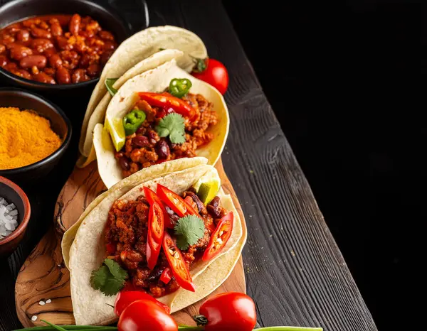 Taccos mit Chili con Carne
