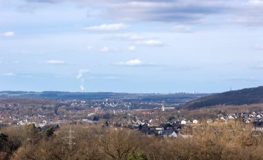 Sauerland 'deki Menden Lendringsen manzarası