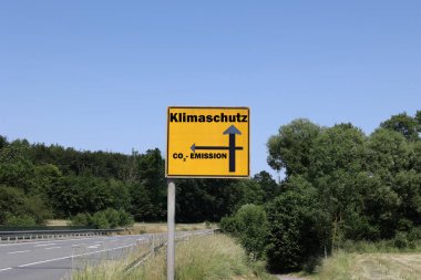 Alman sınırında yol tabelası