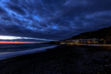 Puerto Naos 'ta gün batımı La Palma adasında (Kanaryalar, İspanya)
