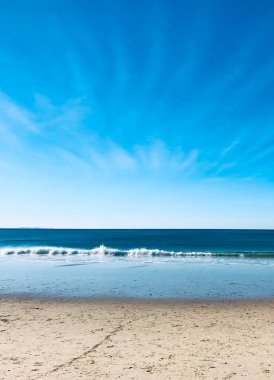 Deniz manzarası çok güzel. Günışığı Sahili, Queensland, Avustralya 'da gelgit