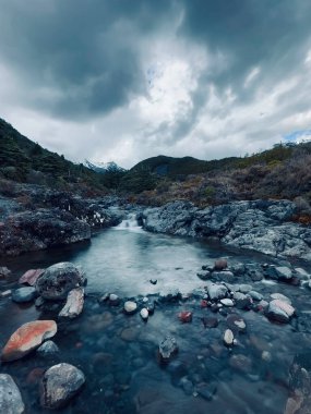 Dağlarda şelale, Ruapehu Dağı, Tongariro Ulusal Parkı, Yeni Zelanda