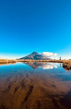 Taranaki Dağı 'nın güzel manzarası, Egmont Ulusal Parkı, Taranaki, Yeni Zelanda