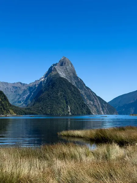 Mitre tepe, Milford ses, Fiordland Milli Parkı, South Island, Yeni Zelanda