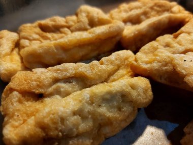 Daldırma sosu ile kızarmış tofu soya fasulyesi getirin geleneksel Çin mutfağı