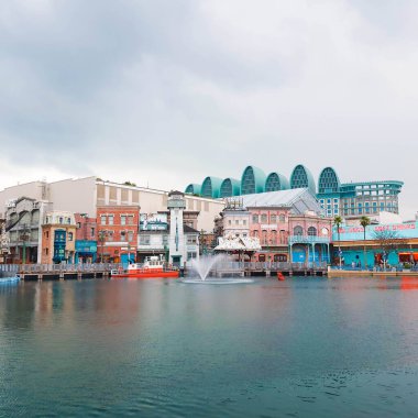 Singapur - 02 Ocak 2023: Universal Stüdyoları Singapur Yağmurlu bir günde