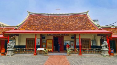 Jakarta Endonezya 10 Aralık 2023: Santa Maria de Fatima veya Toasebio Kilisesi. Geleneksel Çin mimarisine sahip Katolik Kilisesi
