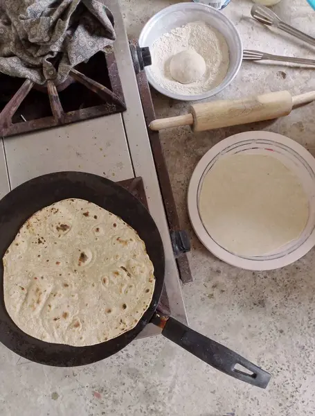 Dünyanın bazı ülkelerinde un yapımı chappaties temel gıda olarak kabul edilir..