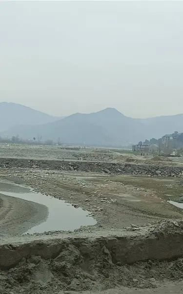 Dağların ve ovaların güzel ve çekici manzarası.