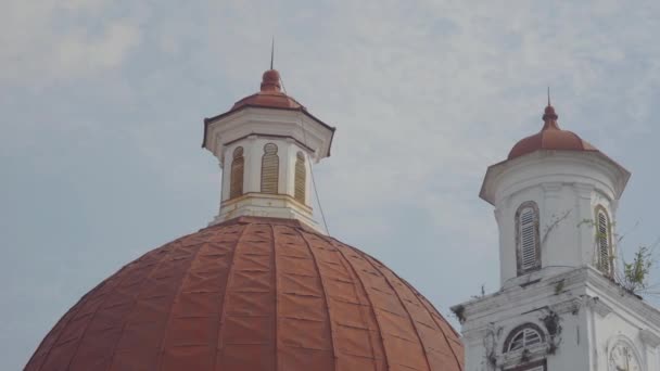 印度尼西亚塞马朗 2023年12月13日 布洛克教堂圆顶的特写 Semarang市具有文化遗产的老教堂 — 图库视频影像