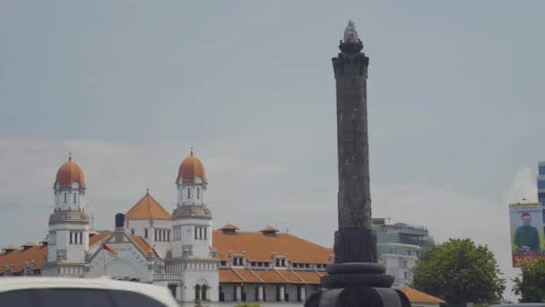 印度尼西亚塞马朗 2023年12月13日 塞马朗市的老Lawang Sewu大楼和Tugu Muda纪念碑 — 图库视频影像