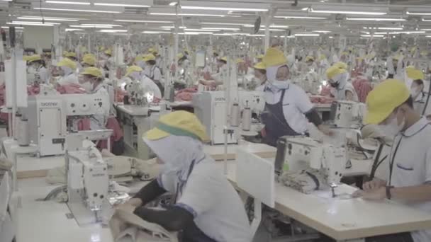 Klaten Indonésia Fevereiro 2022 Costureira Está Fazendo Trabalho Grande Fábrica — Vídeo de Stock
