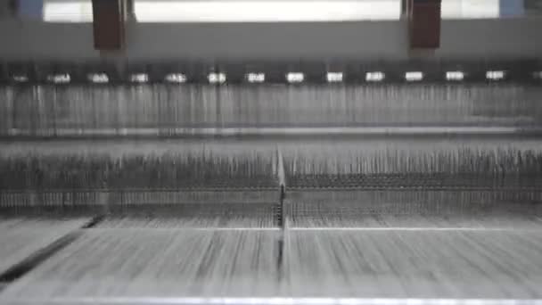 Máquina Tecelagem Automática Fábrica Têxtil Industrial — Vídeo de Stock