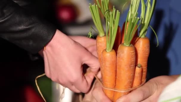 Les Carottes Sont Attachées Dans Chignon Préparation Des Aliments — Video