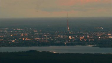 Riga şehrinin yukarıdan süper geniş manzarası
