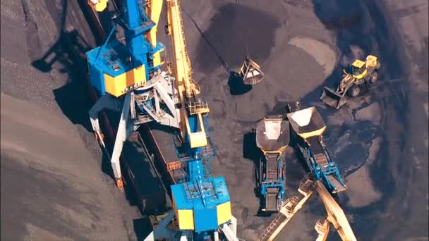 リガでの石炭輸送の航空写真上からの眺め — ストック動画