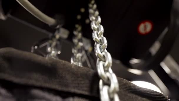Static Close Shot Chain Going Electric Ceiling Chain Hoist — Stok Video