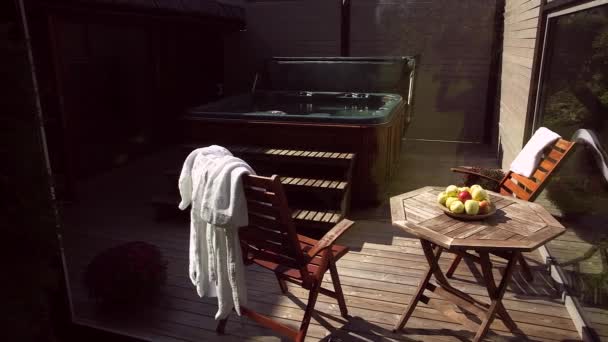 Доллі Широкий Знімок Джакузі Готелі — стокове відео