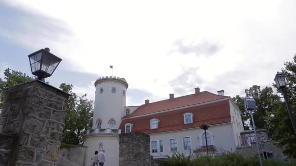 Nowy Zamek Cesis Neogotycką Wieżą Lademachera — Wideo stockowe