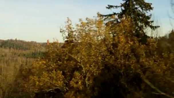 Середньовічний Замок Туріда Через Долину Серед Автономних Дерев Тип Фортеці — стокове відео