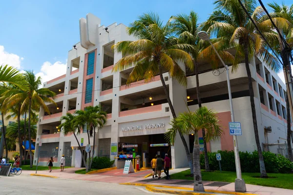Miami Belediye Otoparkı. Miami Beach Florida, ABD