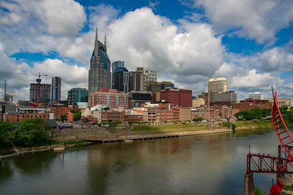 Nashville, Tennessee, ABD. 2 Temmuz 2022. Nashville şehir merkezi ufuk çizgisi.