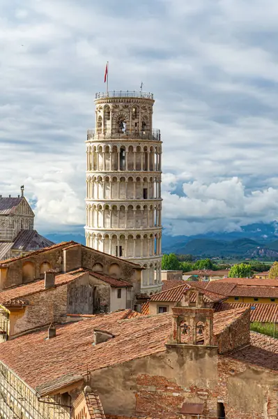 Pisa, İtalya. 10 Mayıs 2023 İtalya Pisa Kulesi