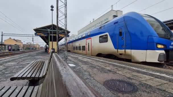 Eskilstuna Svezia Febbraio 2024 Treno Partenza Dalla Stazione Ferroviaria Eskilstuna — Video Stock