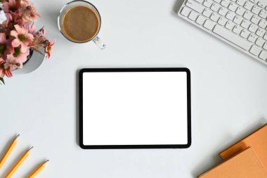 Üst görünüm ofis dijital tablet kahraman başlık şablonu..