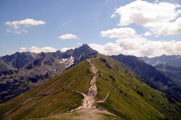Kasprov Tepesi, Polonya Dağları 'nın güzel manzarası