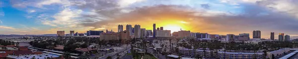 Las Vegas Günbatımı Panorama çekimi. ABD Nevada. Yüksek kalite fotoğraf