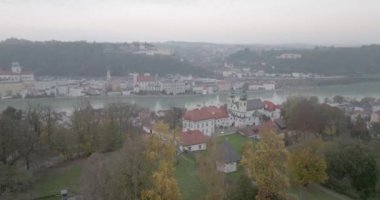 Passau Bavyera Almanya. Eski kasaba, Inn ve Donau 'nun hava manzarası. Yüksek kalite fotoğraf