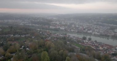 Passau Bavyera Almanya. Eski kasaba, Inn ve Donau 'nun hava manzarası. Yüksek kalite fotoğraf