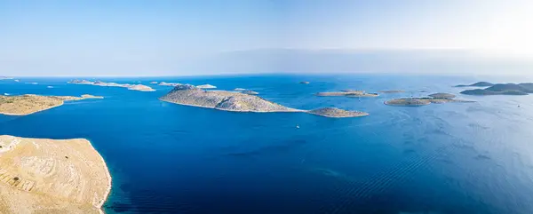 Kornati Adaları Hırvatistan insansız hava aracı panoraması. Kornati Ulusal Parkı 'ndaki deniz ve adaların yüksek kaliteli fotoğrafı
