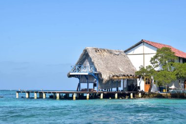 Tropik tatil beldesi, deniz kıyısında tatil yeri. Rosario Adaları, Kolombiya