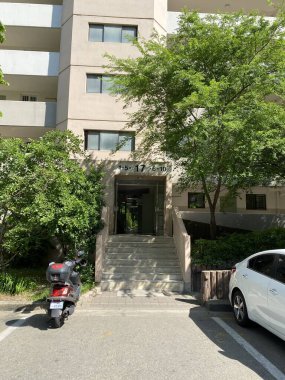 Şehrin modern binası