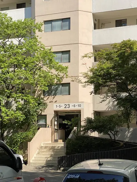 Şehrin modern binası