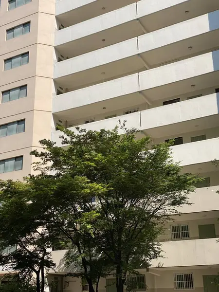 Şehrin modern binası