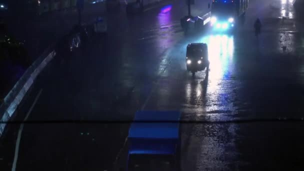 Way Road Reflekterande Ljus Regnig Dag Fordon Vackert Regn Regn — Stockvideo