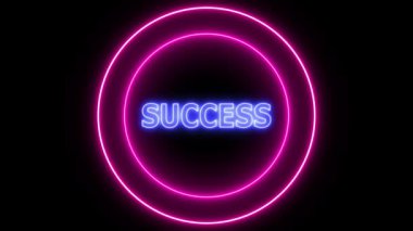 Siyah arkaplan üzerinde neon parlayan daire ile başarılı metin.