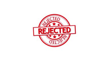 Canlandırılmış beyaz arkaplan üzerinde kırmızı REJECTED damgası.