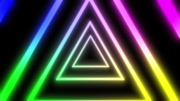 黒い背景にアニメーションされたカラフルなネオン三角形の抽象的な背景 — ストック動画