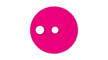 Ortasında üç beyaz nokta olan parlak pembe bir daire, yatay olarak düzenlenmiş, beyaz bir zemin üzerinde..