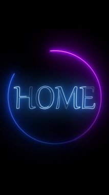 Siyah arka planda mavi neon ışıklı ev tabelası. İç tasarım, dijital sanat ve hoş karşılama grafikleri için samimi ve modern görsel.