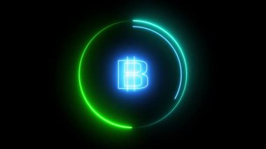 Parlayan mavi neon Bitcoin simgesi, siyah bir arkaplana karşı izole edilmiş, parlak bir ışıkta parlar. Dijital para birimi, kripto para birimi ve maliyenin geleceğinin soyut bir temsili.