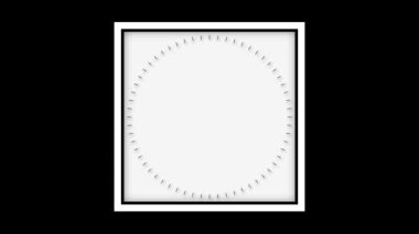 Siyah bir arkaplanda saat yönünde dönen analog bir saatin zarif zaman atlaması. Bu rahatlatıcı ve minimalist videoda zamanın akışını izle.