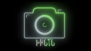 Koyu arkaplanda parlak neon kamera sembolü animasyonu. Yaratıcı görseller, markalaşma ve dijital tanıtımlar için modern parlayan çizgi simgesi.