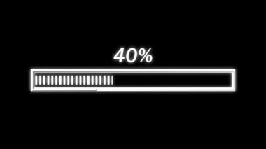 Minimalist yükleme çubuğu animasyonu koyu arkaplansız döngüde ilerleme yüzdesini gösteriyor. Kullanıcı arayüzü tasarımı için siyah arkaplanda artan yüzdeye sahip beyaz yükleme çubuğu.